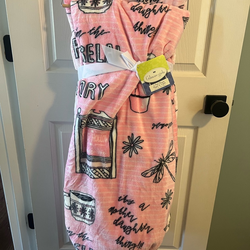 Gilmore Girls 2025 “it’s a mother daughter thing” blankets